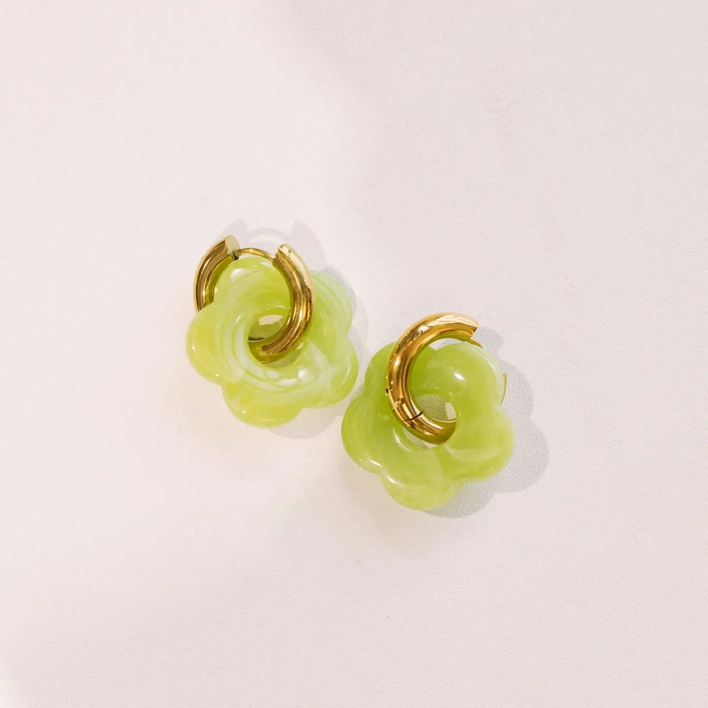 Color Me Daisy Hoop Earrings || Lime