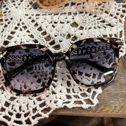 Coco + Carmen Sunnies