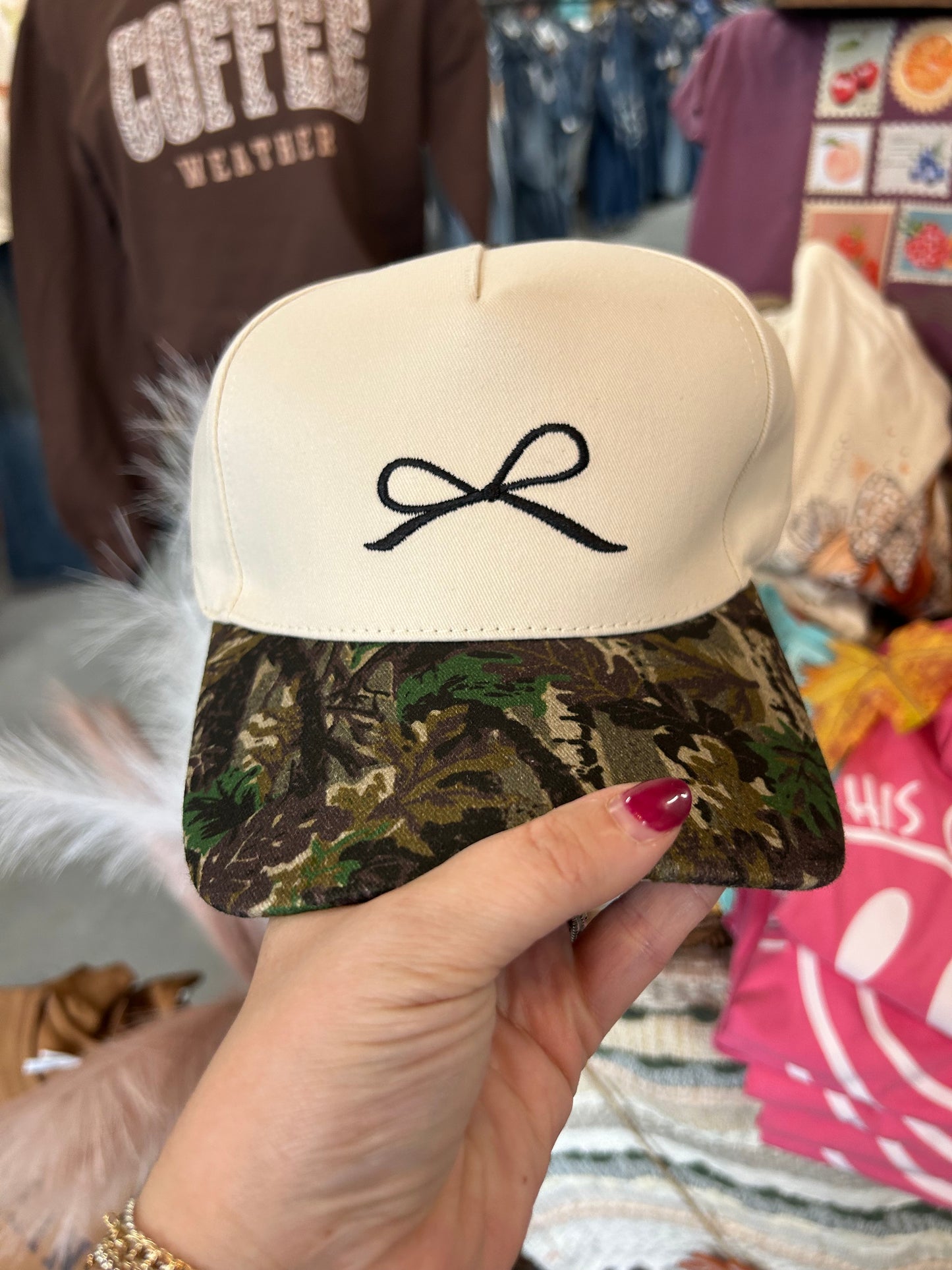 Camo bow trucker hat