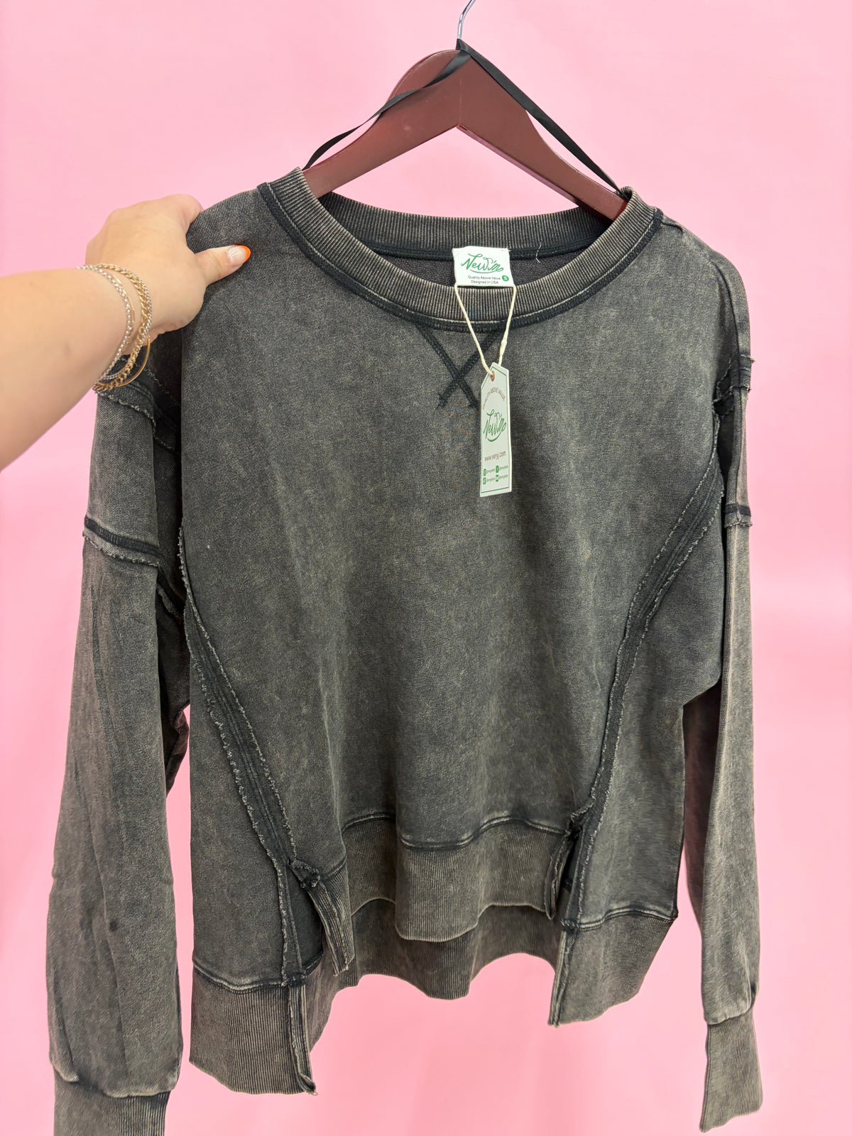 The Unwind Pullover - Black