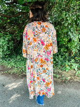 Load image into Gallery viewer, Floral Fields Kimono
